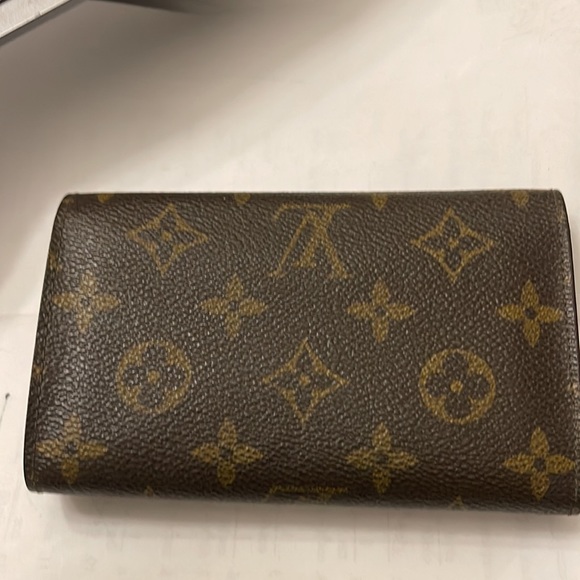 Louis Vuitton Monogram Snap Wallet - Picture 4 of 14
